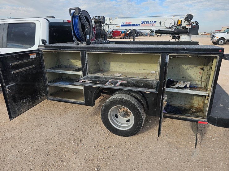 2022-ford-f350-image-12