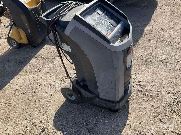 bosch-refrigerant,-recycle-and-recharge-system-image-2