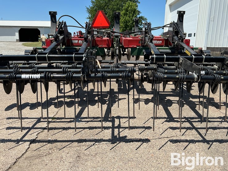 brillion-land-commander-5-shank-disc-ripper-image-6