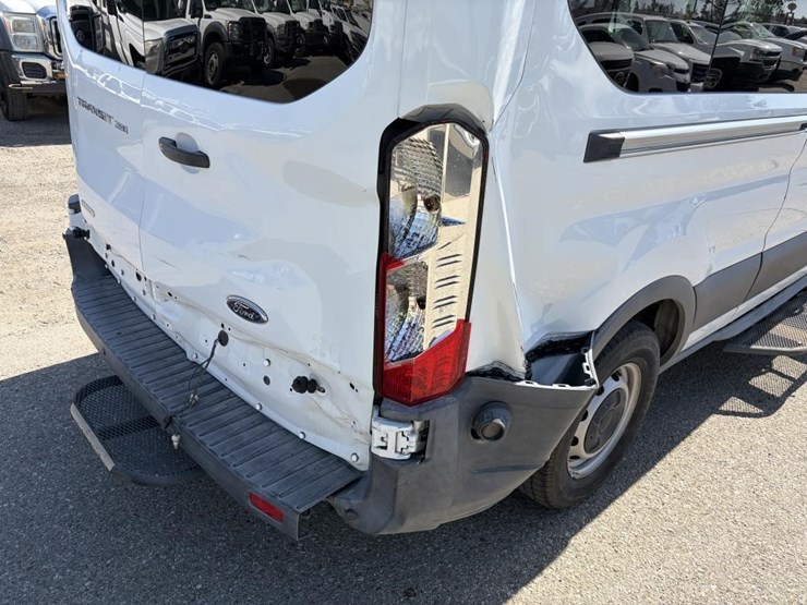 2017-ford-transit-image-7