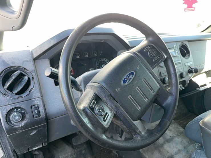 2016-ford-f350-image-28