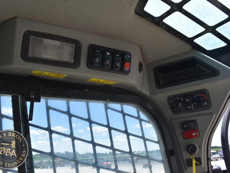 2023-caterpillar-299d3-image-52