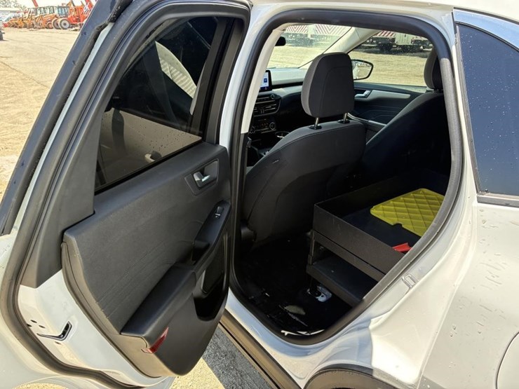 2021-ford-escape-image-12