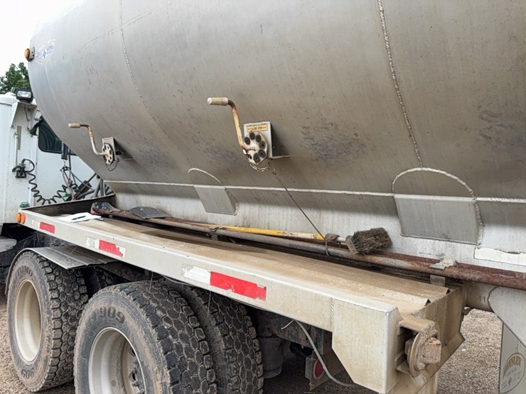 hensley-bulk-body-trailer-image-24