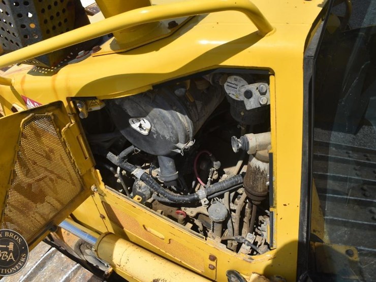 2020-komatsu-d61pxi-24-image-48