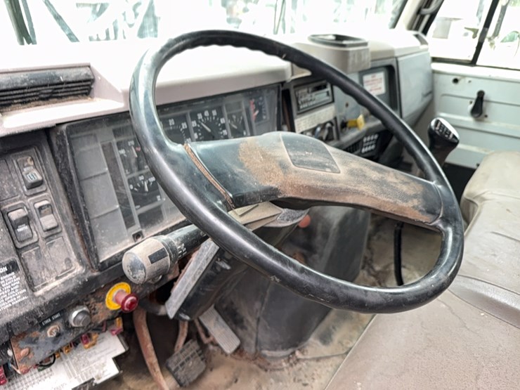 2000-case-ih-4700-image-31