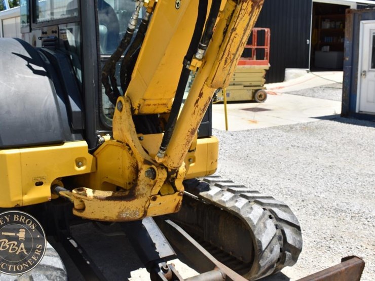 2016-komatsu-pc55mr-5-image-29