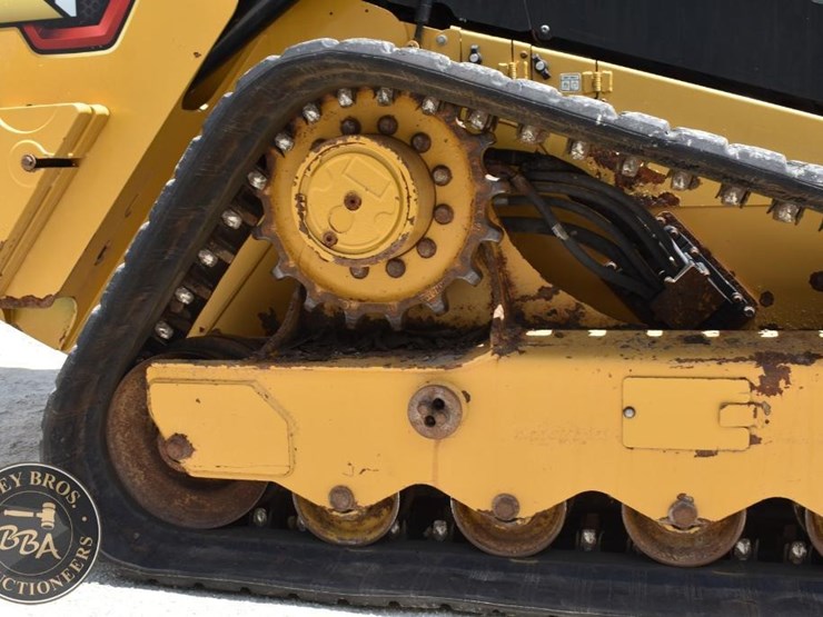2022-caterpillar-299d3-image-47