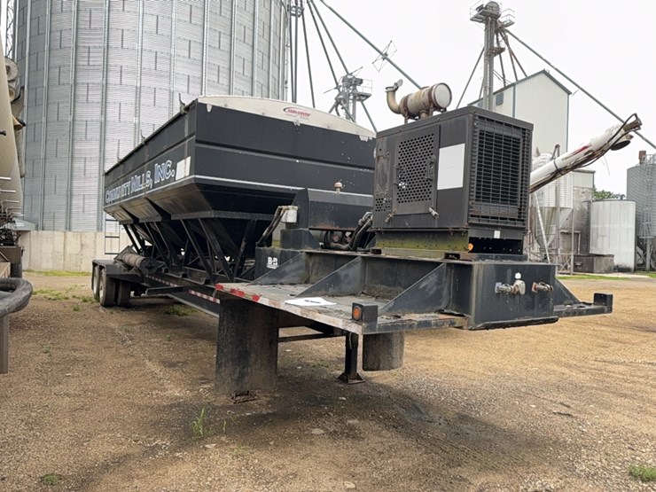2010-behnke-b&b-dry-fert-trailer-image-1