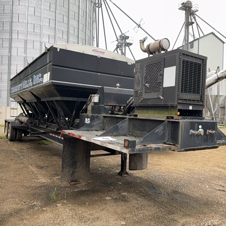 2010 Behnke B&B Dry Fert Trailer