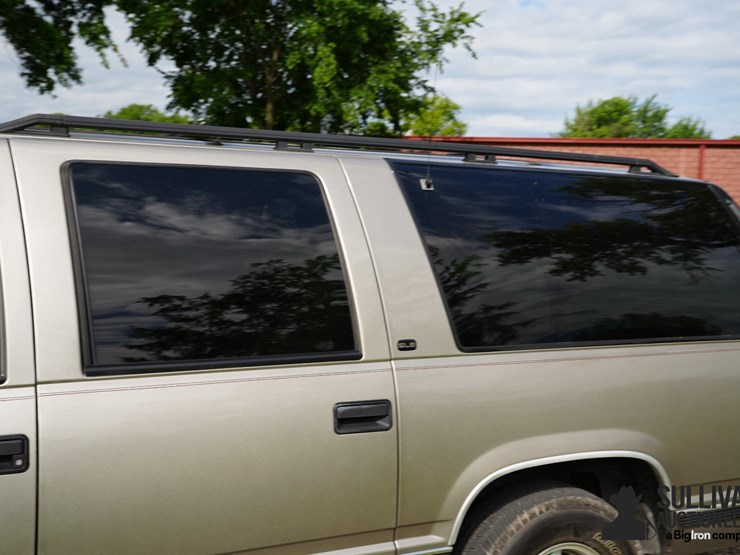 1999-gmc-suburban-image-14