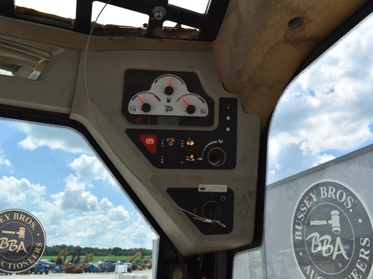 2014-jcb-190-image-35
