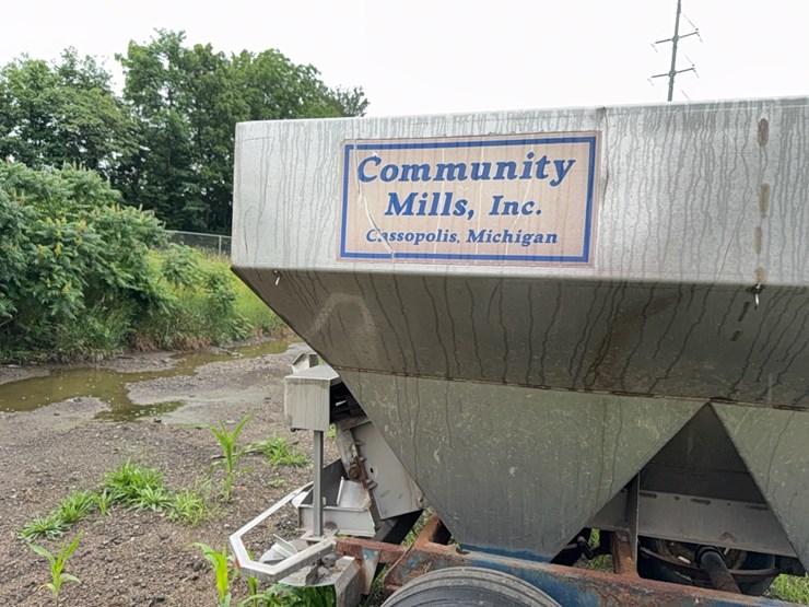 wilmar-pull-type-dry-fert.-spreader-image-5