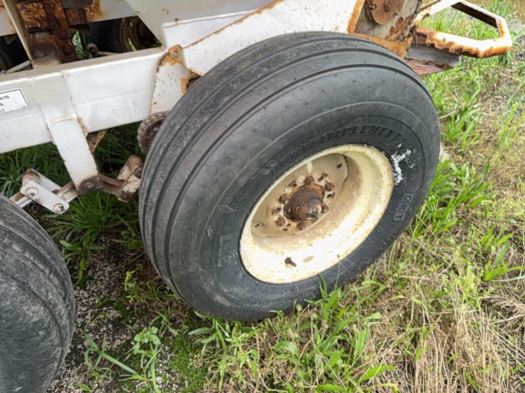 wilmar-pull-type-dry-fert.-spreader-image-6