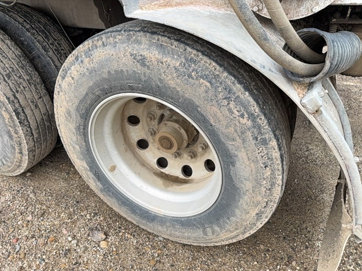 hensley-bulk-body-trailer-image-18