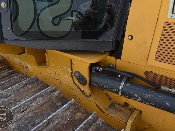 2022-deere-650k-lgp-image-52