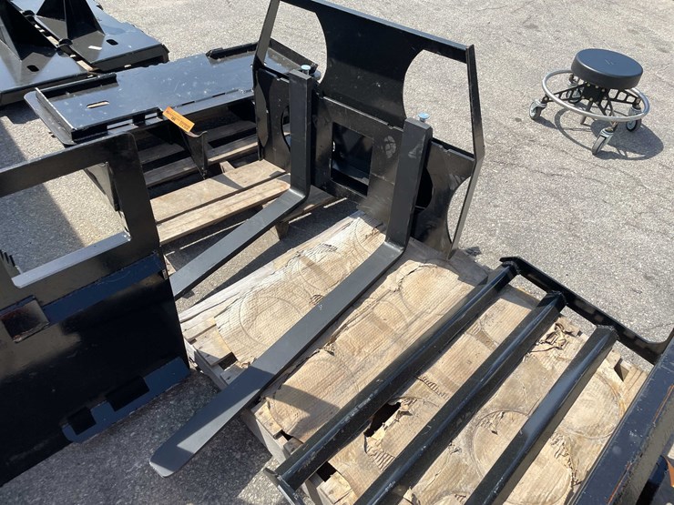 #9471-•-36"-mini-universal-attachment-fork-frame-(o3)-image-1