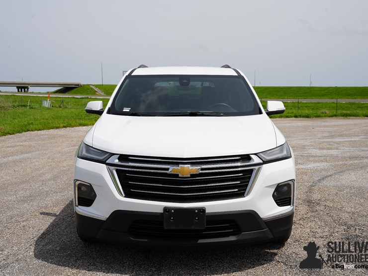 2023-chevrolet-traverse-image-2