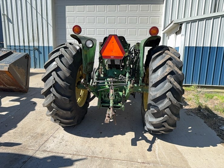 john-deere-2640-image-5