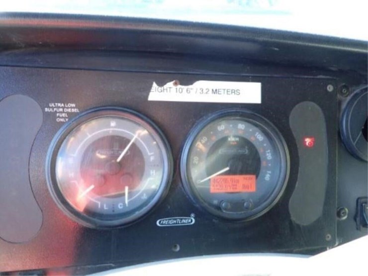 2008-freightliner-mt55-image-14