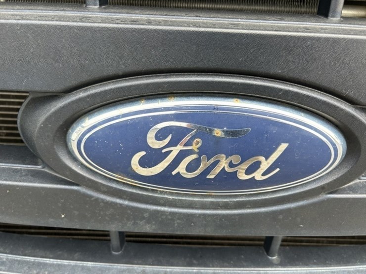 2010-ford-f250-xl-image-17