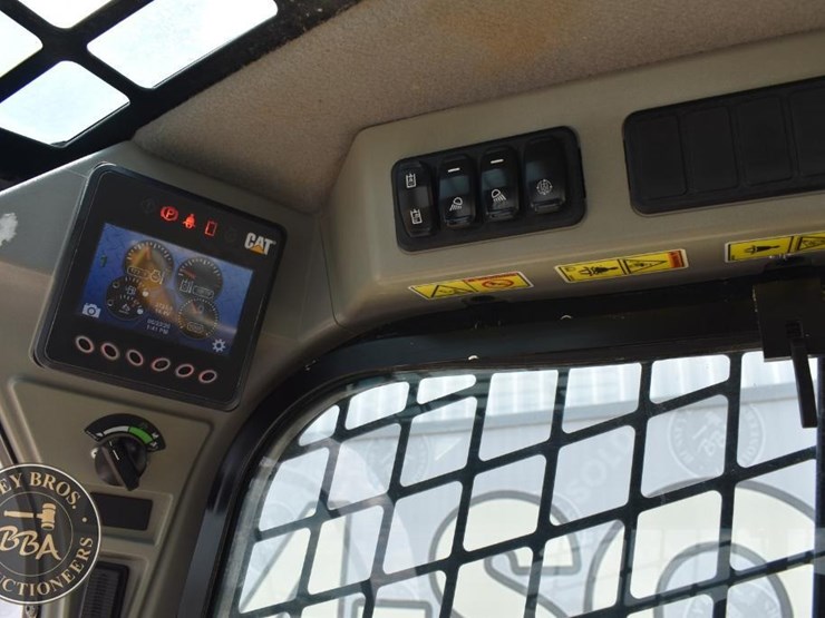 2022-caterpillar-299d3-image-53