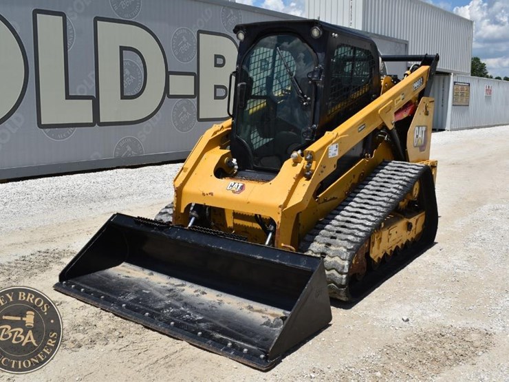 2022-caterpillar-299d3-image-1
