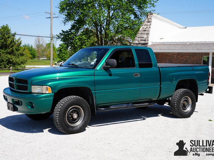 1999-dodge-ram-2500-image-1