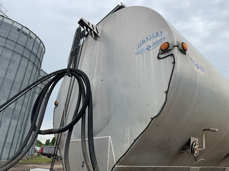 hensley-bulk-body-trailer-image-25