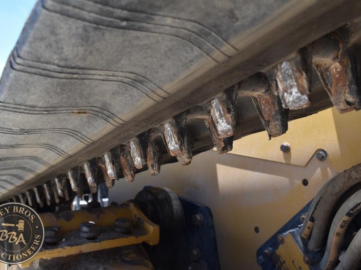 2023-caterpillar-299d3-image-30
