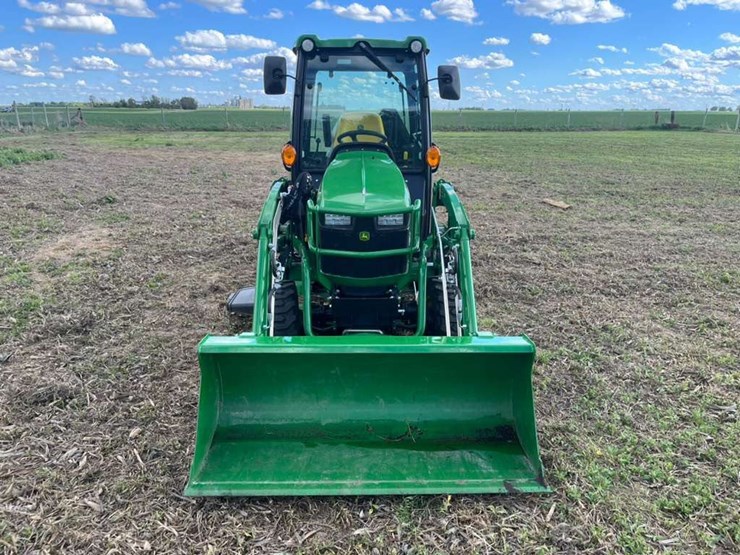 2025-john-deere-2025r-image-18