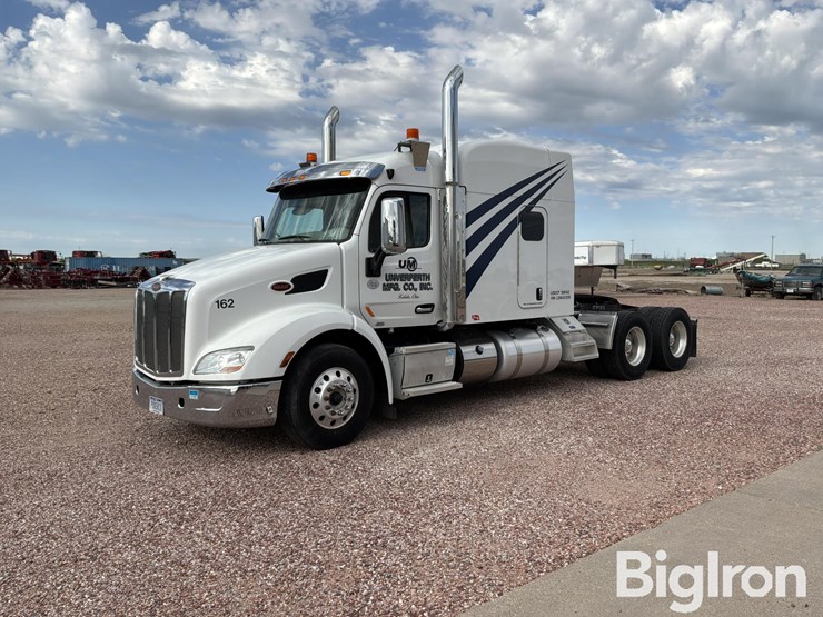2020-peterbilt-579-image-1