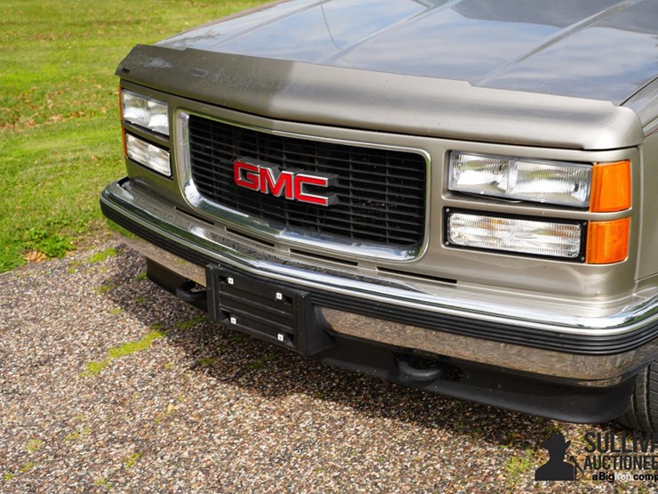 1999-gmc-suburban-image-9
