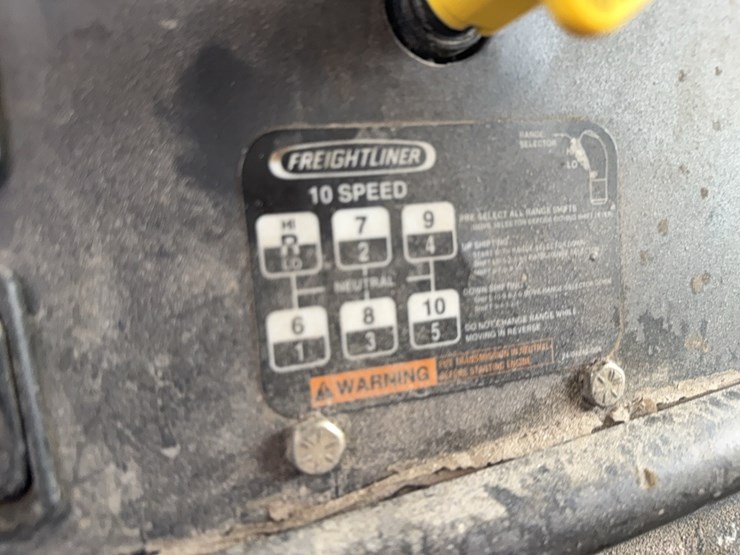 2007-freightliner-bulk-feed-truck-image-39