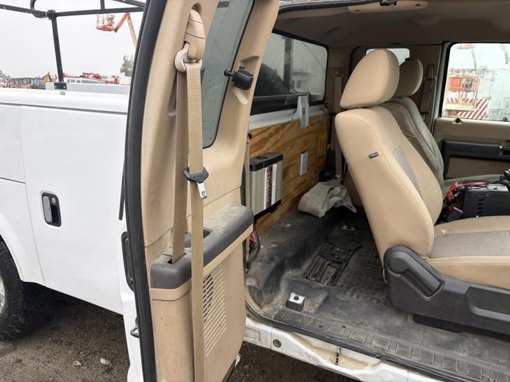2011-ford-f350-image-11