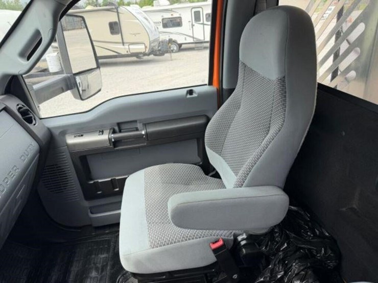 2022-ford-f650-xl-image-18