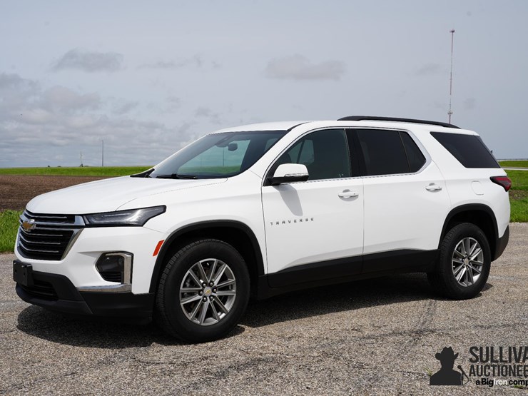2023-chevrolet-traverse-image-1