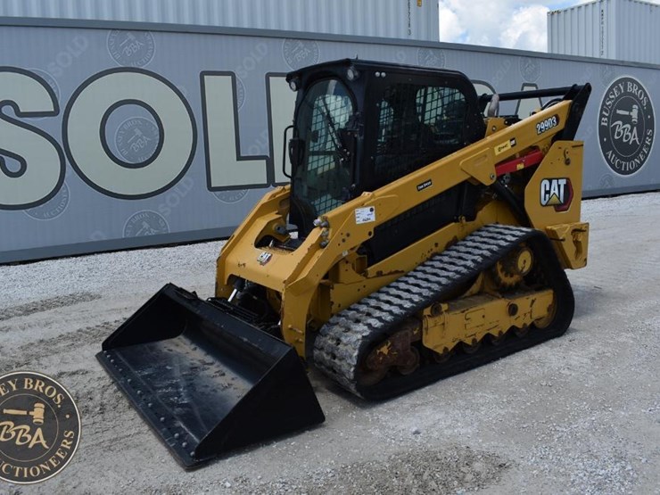 2022-caterpillar-299d3-image-10