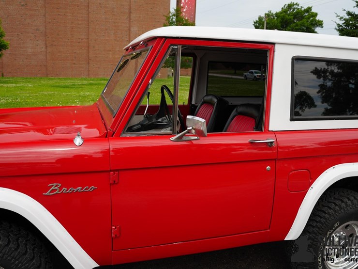 1977-ford-bronco-image-16