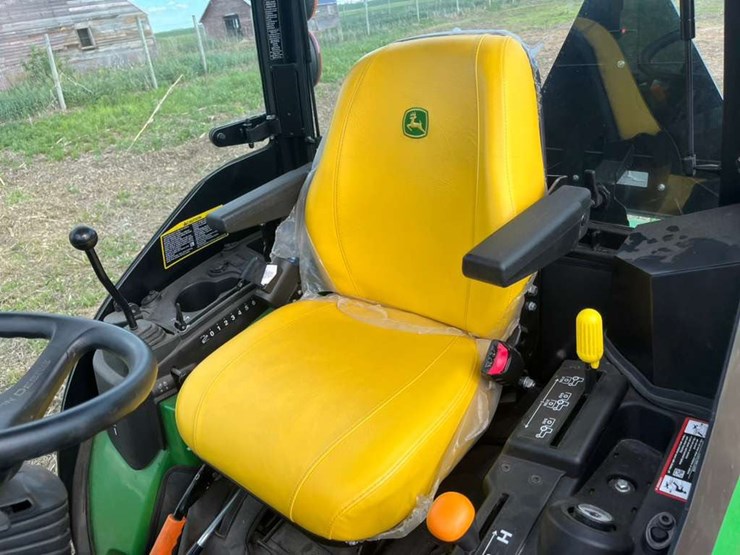 2025-john-deere-2025r-image-22