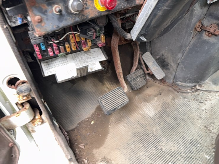 2000-case-ih-4700-image-33