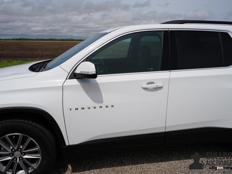 2023-chevrolet-traverse-image-16