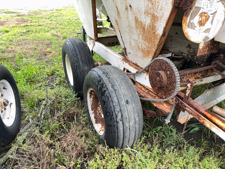 wilmar-pull-type-dry-fert.-spreader-image-10