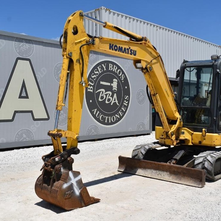 2016 KOMATSU PC55MR-5