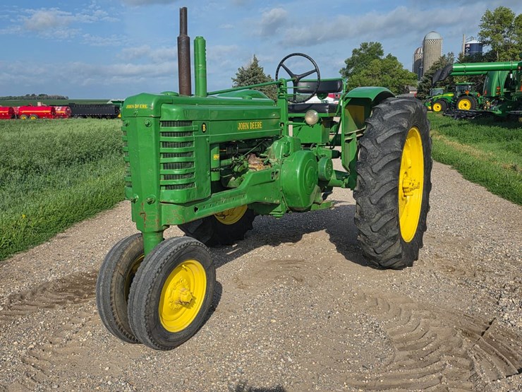 john-deere-b-image-4