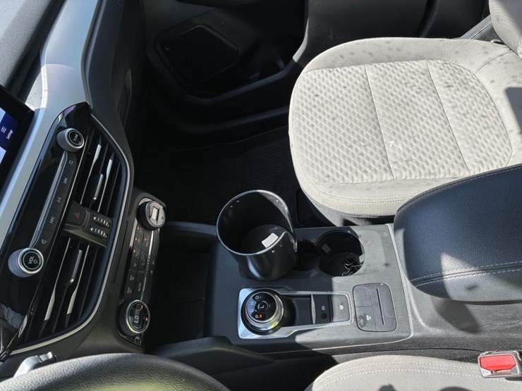 2021-ford-escape-image-18