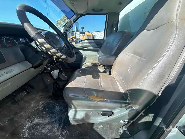 2008-ford-f750-image-24