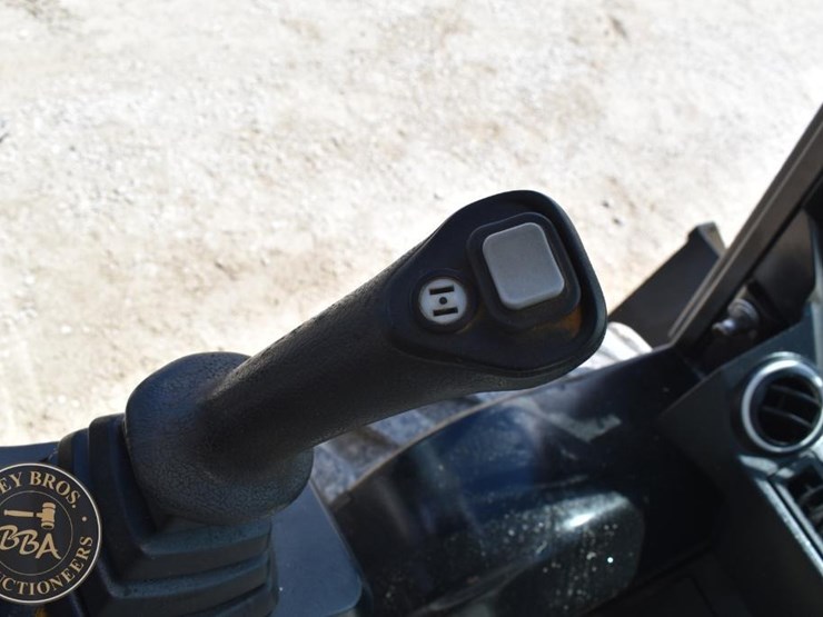 2014-jcb-190-image-39