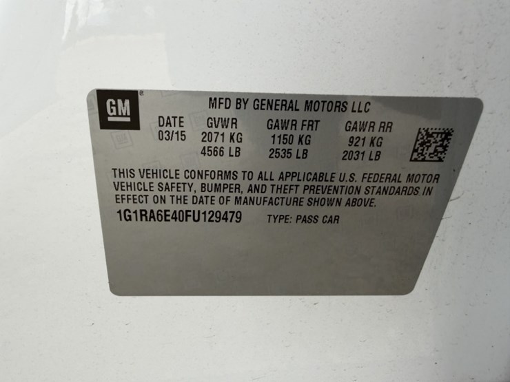 2015-chevrolet-volt-hybrid-sedan-image-10