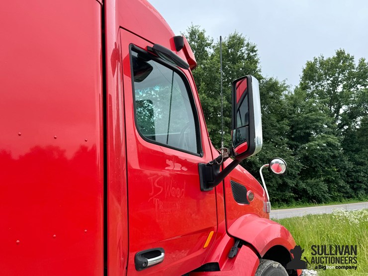 2013-peterbilt-579-image-14
